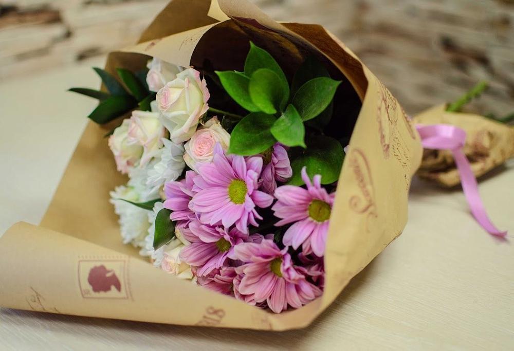 Букет цветов из: Розы и Хризантемы в Мяундже