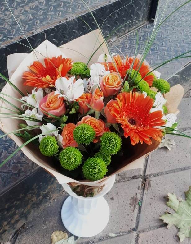 Букет цветов из: Герберы, Хризантемы, Альстромерии и Розы в Мяундже