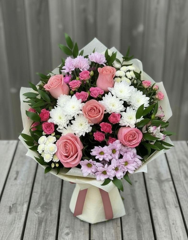 Букет цветов из: Альстромерии, Гвоздики, Розы и Хризантемы в Мяундже