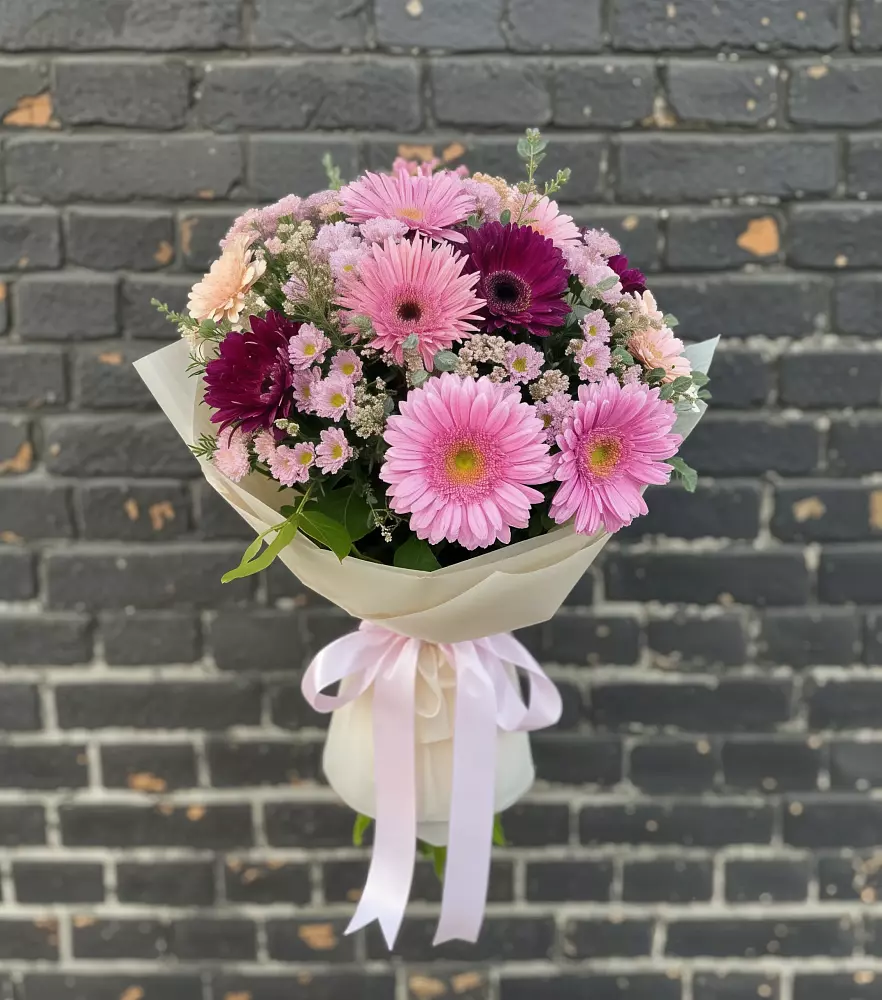Букет цветов из: Герберы и Хризантемы в Мяундже