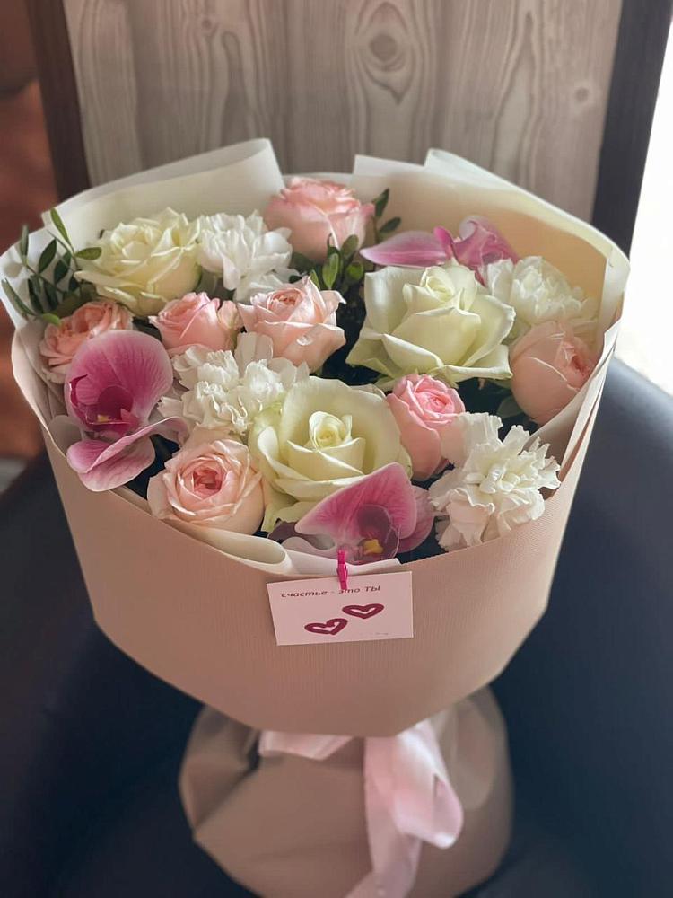 Букет цветов из: Орхидеи, Розы и Гвоздики в Мяундже