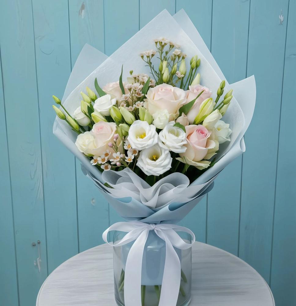 Букет цветов из: Розы и Лизиантусы в Мяундже