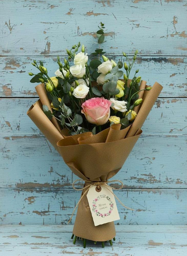 Букет цветов из: Розы и Лизиантусы в Мяундже