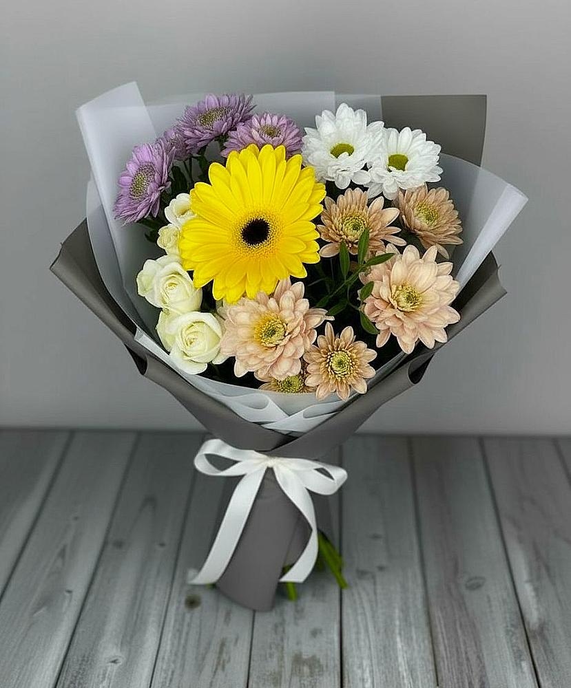 Букет цветов из: Розы, Герберы и Хризантемы в Мяундже