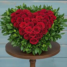 Цветочная композиция из Розы в виде сердца #REPLACE_PRED# Мяундже