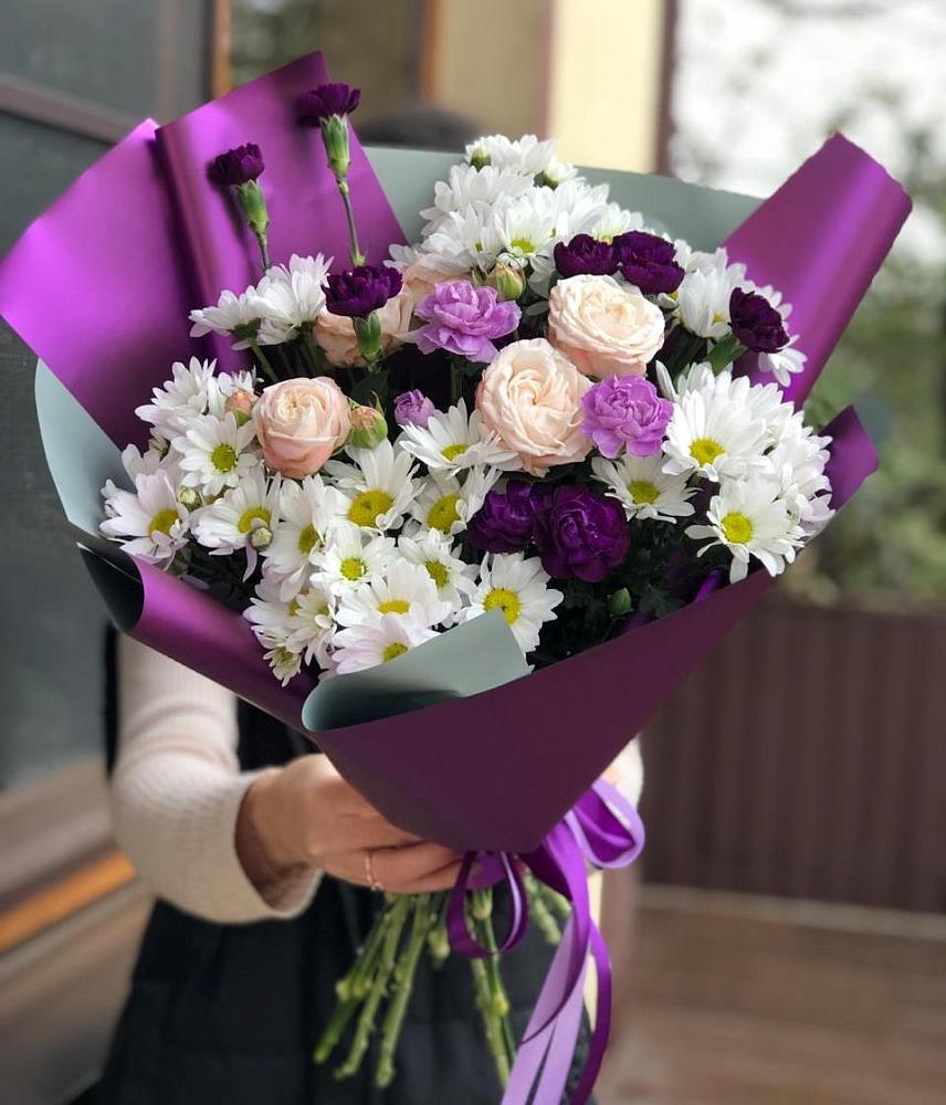 Букет цветов из: Хризантемы, Гвоздики и Розы в Мяундже