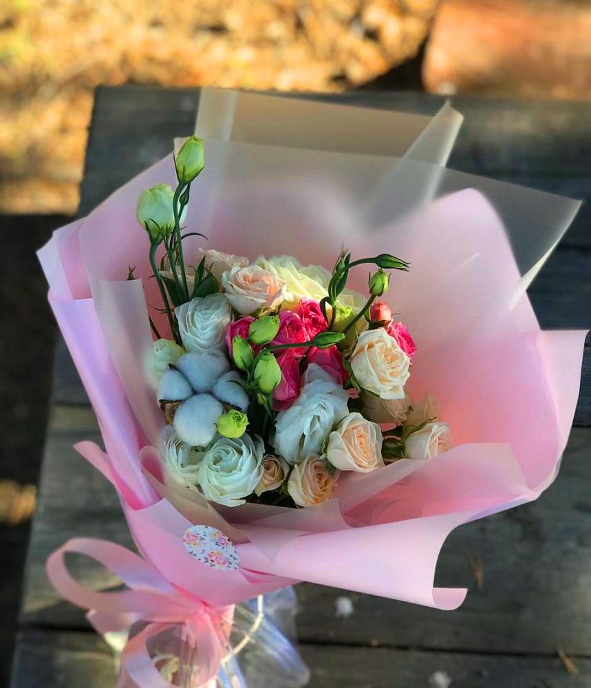 Букет цветов из: Розы и Лизиантусы в Мяундже