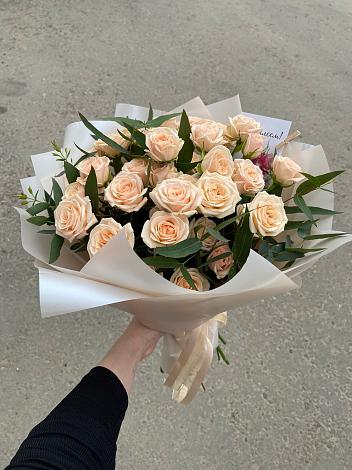 Букет Кремовые розы Латте в Мяундже