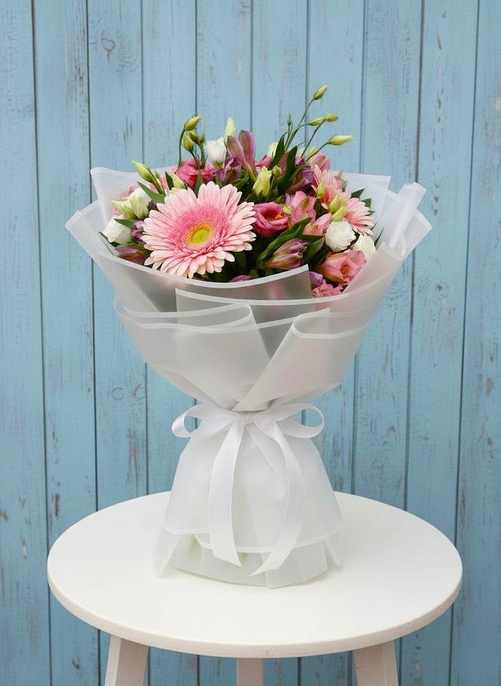 Букет цветов из: Герберы, Альстромерии и Лизиантусы в Мяундже