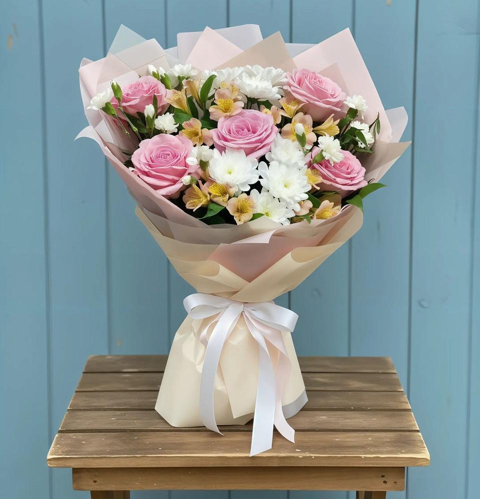 Букет цветов из: Гвоздики, Орхидеи и Розы в Мяундже