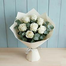 Букет Белые розы в Эвкалипте в Мяундже