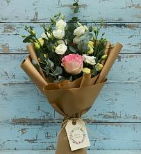 Букет цветов из:  Розы и Лизиантусы в Мяундже