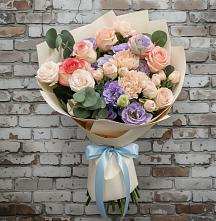 Букет цветов из:  Розы, Лизиантусы и Гвоздики в Мяундже