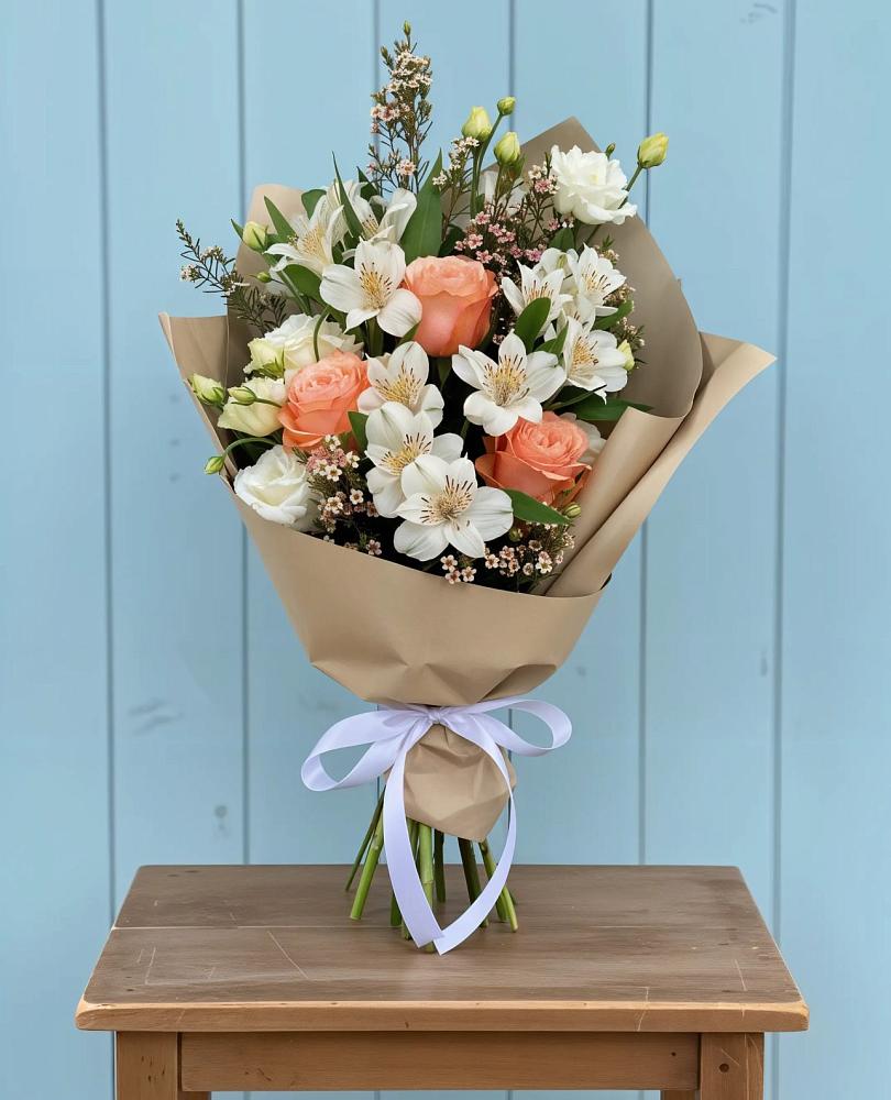 Букет цветов из: Альстромерии, Лизиантусы, Розы и Хризантемы в Мяундже