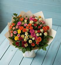 Букет Микс из разноцветных кустовых роз в Мяундже